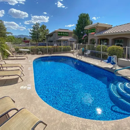 Pines Inn & Suites