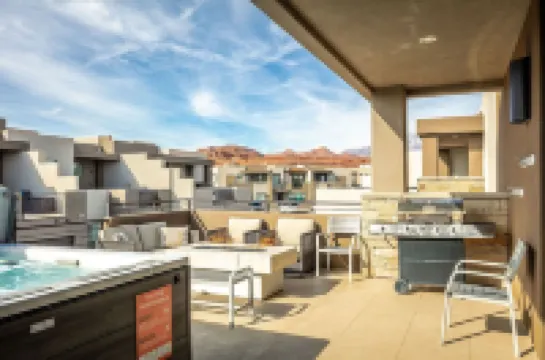 Latitude Adjustment Townhouse Hotels in Washington