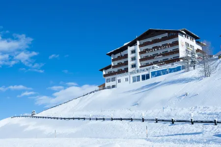 Alpenhotel Laurin Отели рядом с достопримечательностью «Obergurgl  Hochgurgl Ski Area»