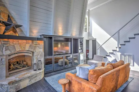 Tahoe City A-Frame Home 10 Mi to Skiing!