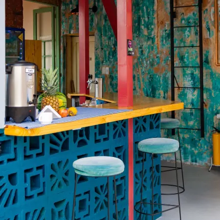 Hostal R10
