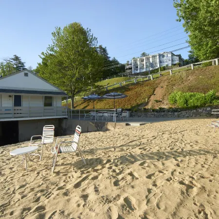 Belknap Point Inn