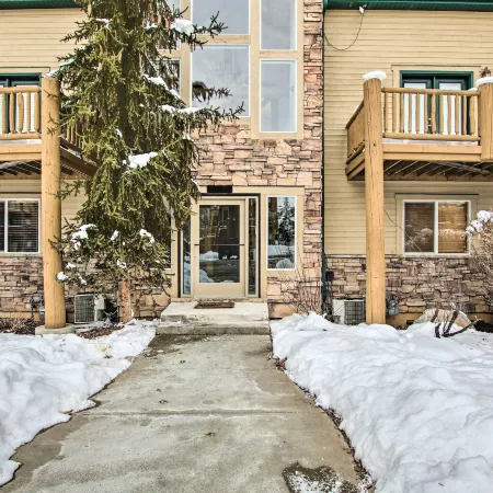 Cozy Eden Condo w/ Mtn Views in Wolf Creek Resort!