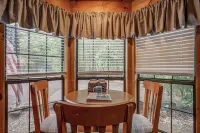 Secluded Sevierville Cabin w/ Hot Tub!