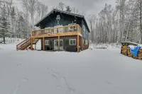 North Creek Chalet w/ Fire Pit Near Gore Mountain! - Wi-Fi