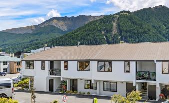 Amity Serviced Apartments