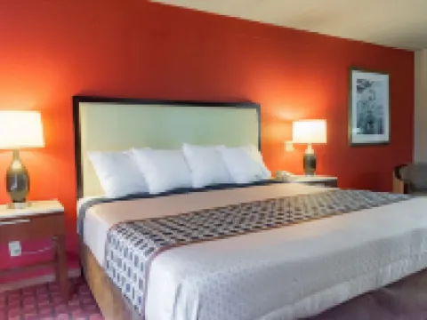 スペンサー イン アンド スイーツ スペンサーのホテル