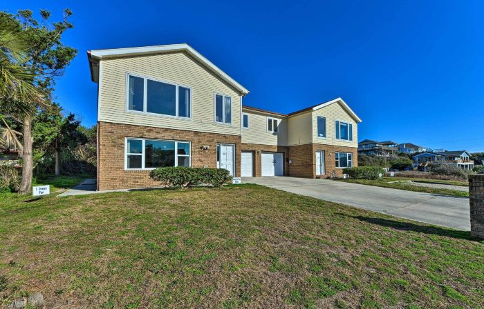 'West of the Moon' Ocean Apt w/ Beach Access!