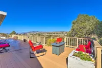 Retro House w/ Deck & Arroyo Grande View - Parking