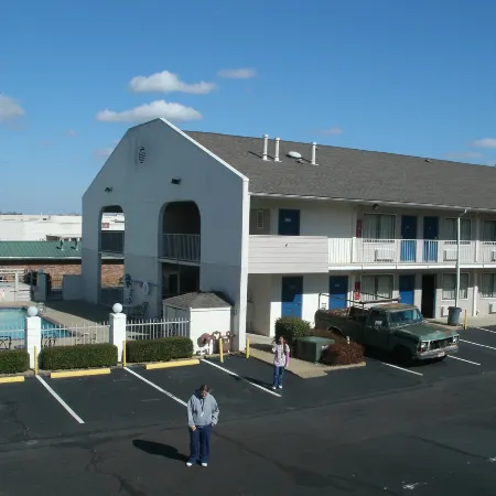 Motel 6 Millington, TN
