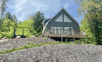 Sebago Sunrise Limit 8 3 Bedroom Villa by RedAwning