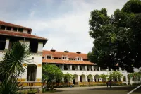 F&B Inn Sam Poo Kong Bandara Semarang Hotels near Wisata Sam Poo Kong