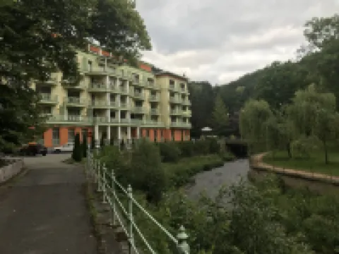 斯魯奈斯拉茲內酒店