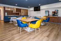 كومفرت إن آند سويتس ريفر سيتي ديكاتور فنادق في ديكاتور