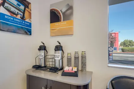 Motel 6 Winnemucca, NV Отели в г. Уиннемакка