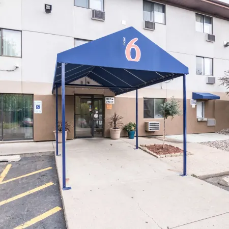 Motel 6 Saint Paul, MN - I-94