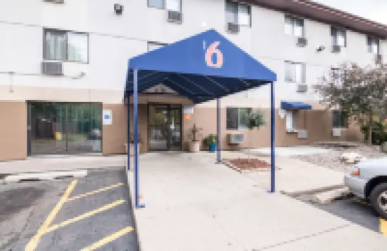 Motel 6 Saint Paul, MN - I-94