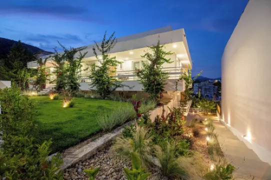 Arancia Elegant Rooms and Suites