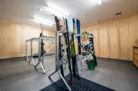 Nowhere Special Hostel Hotel di Rossland