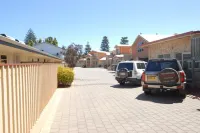 Esperance Foreshore Apartments - 주차장