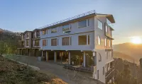 Treebo the Northern Retreat Resort with Mountain View - شرفة