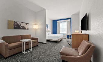Spark by Hilton Selma