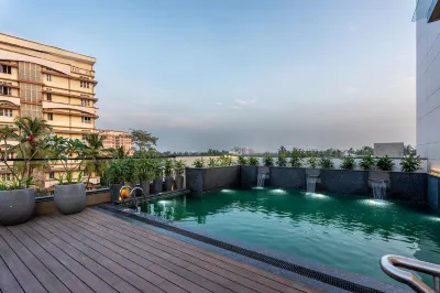 بارك إن آند سويتس باي راديسون ثريسور إيست فورت Hotels near Paramekkavu Bhagavathi Temple Thrissur