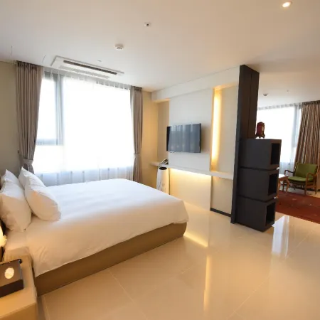 Geoje Artnouveau Suite Hotel