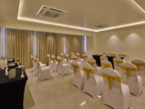 大陸大酒店邁索爾薩羅瓦爾波提科附屬酒店 邁索爾酒店