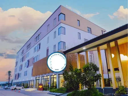 The Pride Hotel Phitsanulok Отели в г. Wang Thong