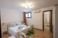 B&B Sentiero del Ciolo Hotels near Palazzo Daniele