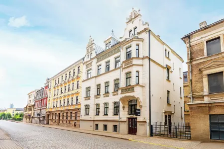 RIJA Riga City Hotel Отели рядом с достопримечательностью «Дом с котами»