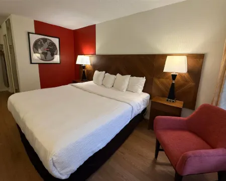 Ramada by Wyndham Arnprior Hotels in Renfrew County