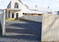 Historic New Market Retreat w/Washer and Dryer Hotels in New Market