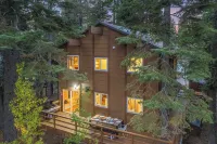 Homewood by AvantStay Amazing Family Cabin w Hot Tub & Sauna Hotel dekat Alpine Meadows Ski Resort