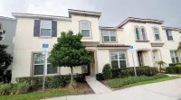 Luxurious 5BR Solara Pool Townhome for 12 by Theme Parks Across from Clubhouse