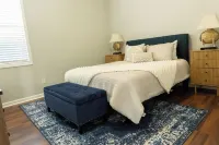 Charming 3-bedroom house in small-town Byron with WiFi, AC, and patio seating. Hotels in Byron