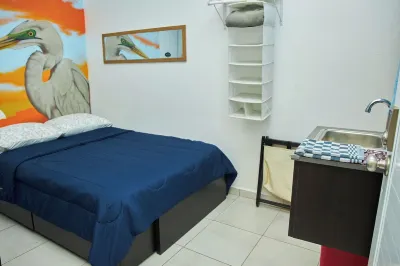 Hidden Gem Budget Beach Studio / High-Speed Wifi