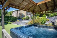 Cilrhiw Country House - Princes Gate - Hot Tub