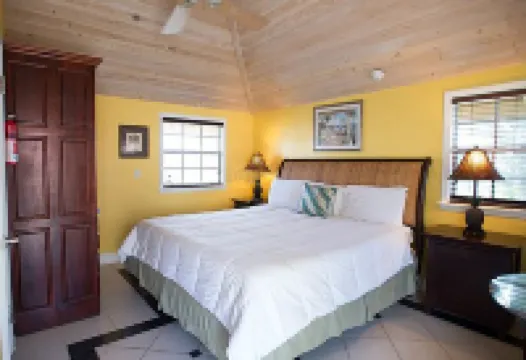 Bungalows on the Bay Usvi