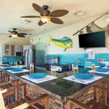 Tropical Waterfront Sombrero Beach House Private Pool, Hot Tub, Boat Dock, Pet Dining/Meeting Rooms