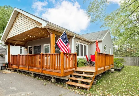 6bd 3ba large gathering home, close to YMCA and 5 miles to Downtown Duluth Отели в г. Хермантаун