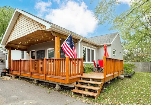 6bd 3ba large gathering home, close to YMCA and 5 miles to Downtown Duluth Hotels in Hermantown