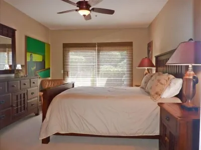 Ocean Views and Steps to Secluded Beach! โรงแรมใกล้Point Lobos State Natural Reserve