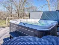 Relaxing Lake Retreat off I-40