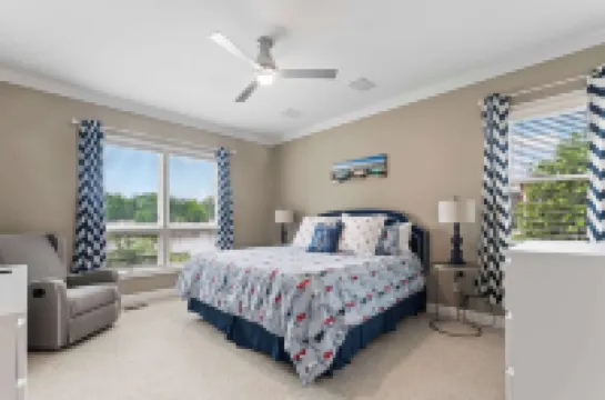 Leeloos on the Lake Sleeps 12