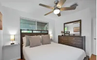 Delray Beach 4 Rm house +Tikihut kitchen & salt heated pool. 2mi to Atlantic Ave