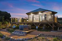 Couples Retreat, Private Hot Tub, Stars & Outdoor Shower