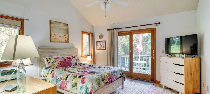 1/2 Mi to Beach Access: Southern Shores Gem + Deck Hotels in Dare County