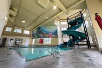 Super 8 by Wyndham Edmonton South - Pools